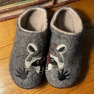 #2 pair LL Bean wool daybreak scuffs slippers raccoons 8 medium